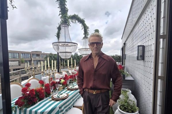 Kroonluchters huren privédiner Gordon — La Bella Vita op dakterras in Amsterdam